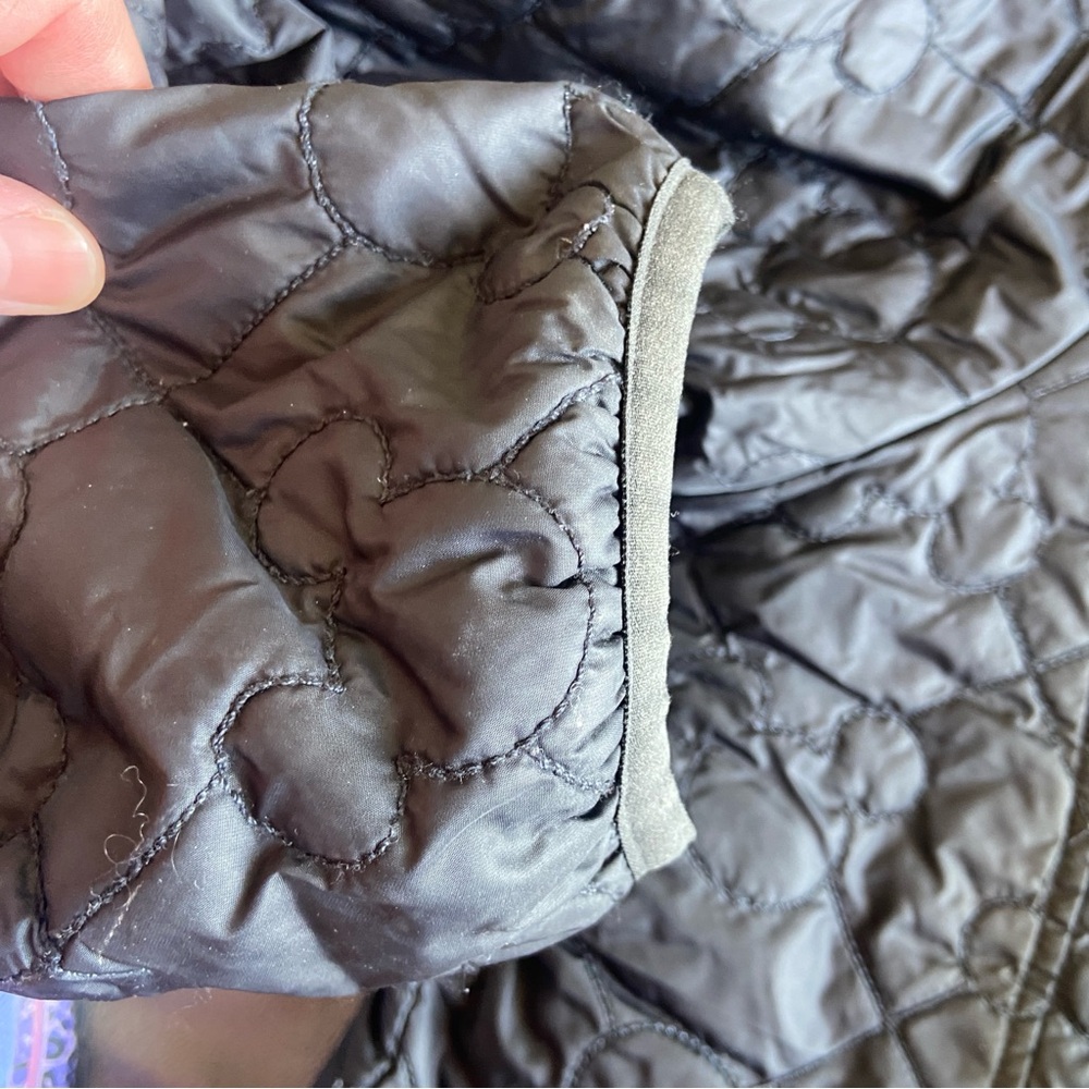 Disney Parks Mickey Mouse Black Quilted Puffer Jacket Hooded Sherpa Lined Large - Picture 9 of 10